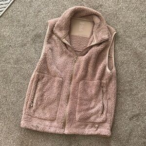 Girlfriend Collective Cozy Sherpa Vest in Taupe